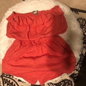 ruffled romper with pockets